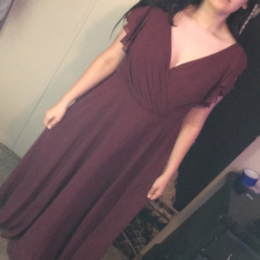 Flowy, beautiful bridesmaid dress very comfortable only warn once! Size 16 $95!